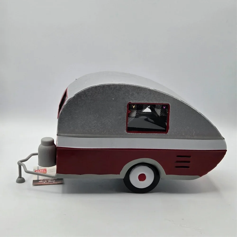 Vintage Style Christmas Camper 13
